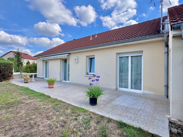 Véritable pavillon individuel de plain-pied en impasse / climatisé / Garage et jardin