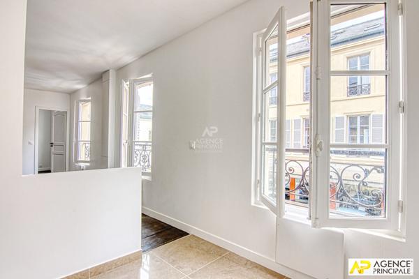 Versailles Notre-Dame Appartement 5 pièces 120 m² 1er et denier étage €995 000 ** - Référence 27232