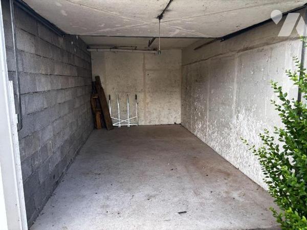 A VENDRE LE VAL D'AJOL VOSGES 88340 MAISON GARAGES

Maison individuelle, non mitoyenne, compr...