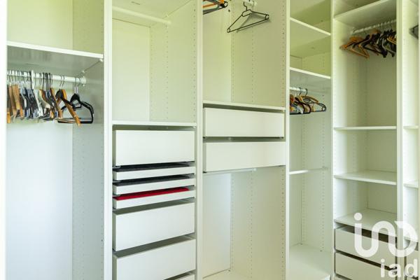 Maison traditionnelle 5 pièces de 233 m² à Pommevic (82400)