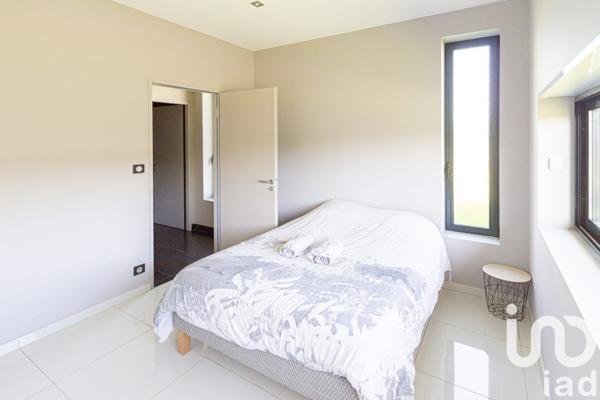 Maison traditionnelle 5 pièces de 233 m² à Pommevic (82400)