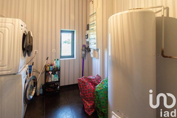 Maison traditionnelle 5 pièces de 233 m² à Pommevic (82400)