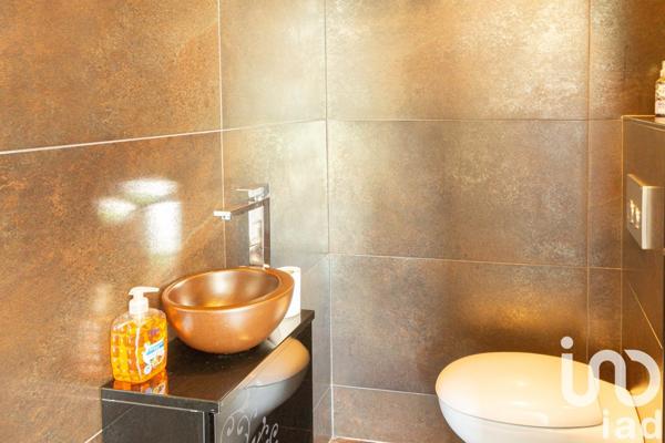 Maison traditionnelle 5 pièces de 233 m² à Pommevic (82400)