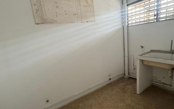 Appartement à vendre    3 pièces • 48,03 m2 Les Abymes