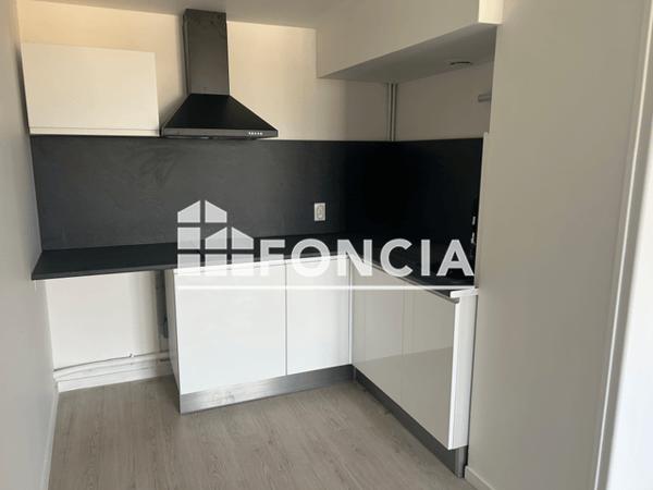 Location Studio 35.07 m² - 6ème ETAGE - PORTE 31 Niort 79000