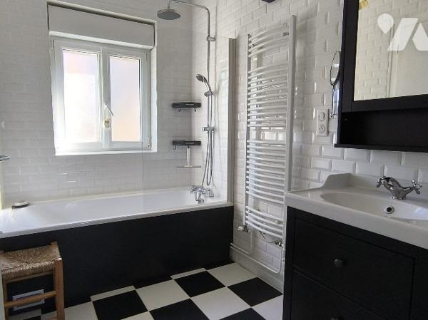 DEUX LOGEMENTS OU CINQ CHAMBRES