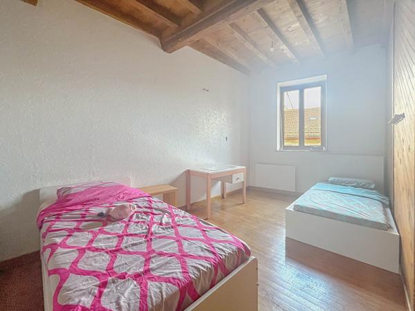 Maison de village, 4 pièces, 91 m2 à Bessenay