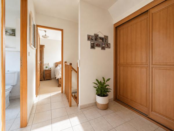Maison
         3 pièces
        - 93 m² Exclusivité 229 000 € *