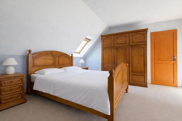 Maison
         3 pièces
        - 93 m² Exclusivité 229 000 € *