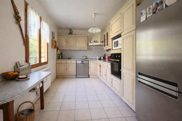 Maison
         3 pièces
        - 93 m² Exclusivité 229 000 € *