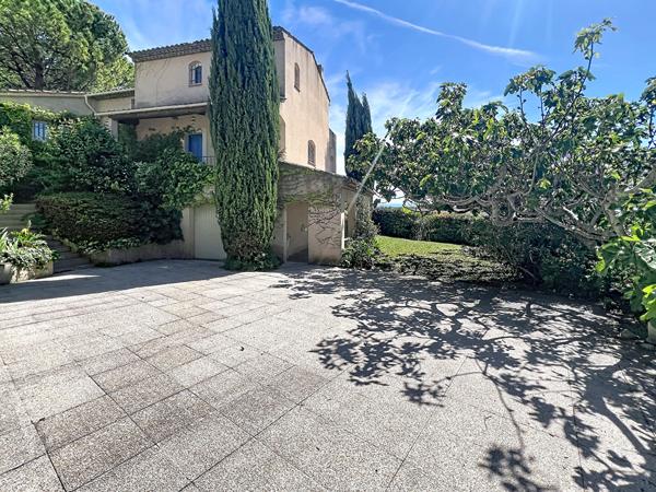 Villa atypique sur les hauteurs de Manosque