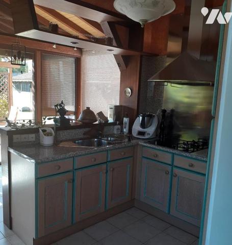 maison avec grand terrain de 1800m2 avec bassin