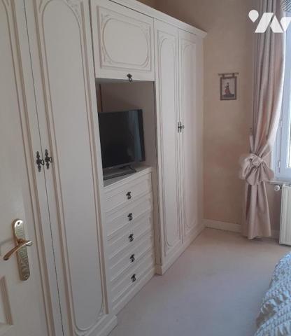 maison avec grand terrain de 1800m2 avec bassin