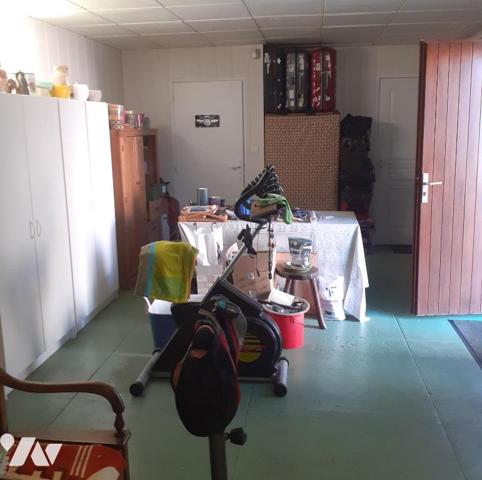 maison avec grand terrain de 1800m2 avec bassin