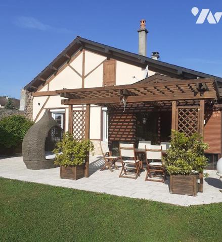 maison avec grand terrain de 1800m2 avec bassin