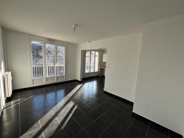 APPARTEMENT T1 A LOUER - LE COTEAU