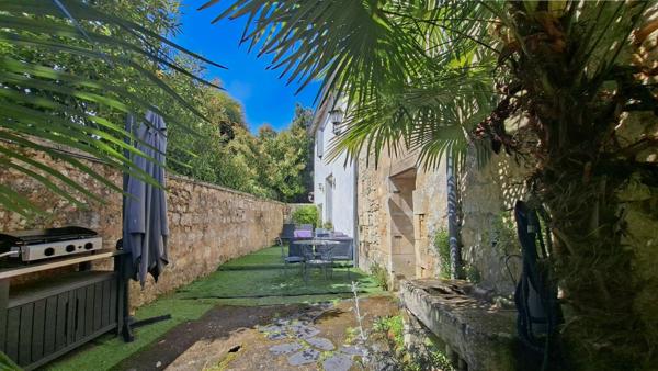 Immeuble dans Pons