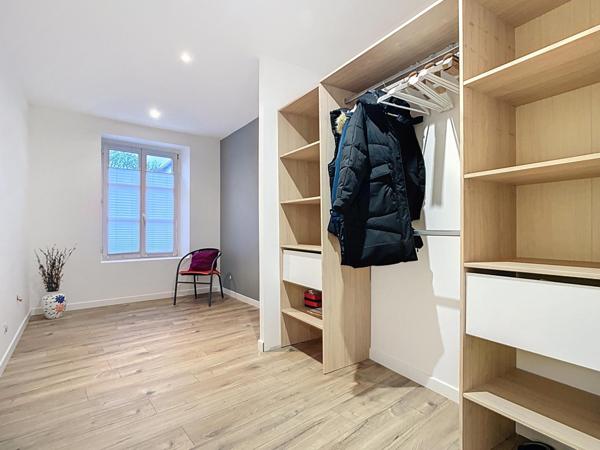 BEL APPARTEMENT RÉNOVÉ