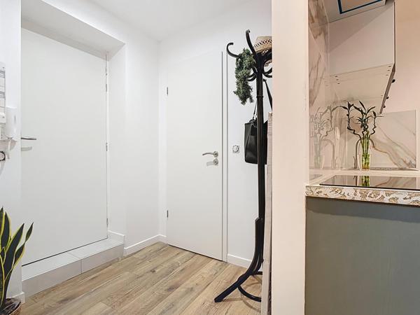 BEL APPARTEMENT RÉNOVÉ