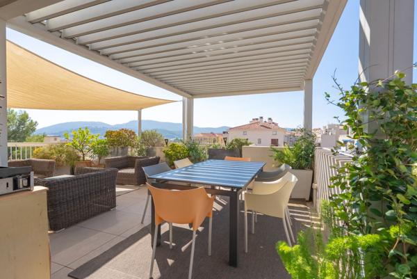 Vente Appartement de luxe Hyères 4 Pièces 107 m²