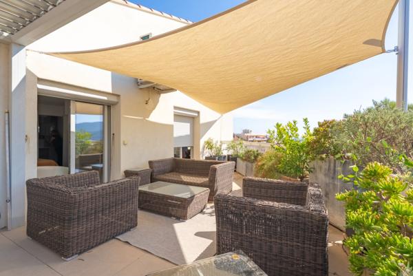 Vente Appartement de luxe Hyères 4 Pièces 107 m²
