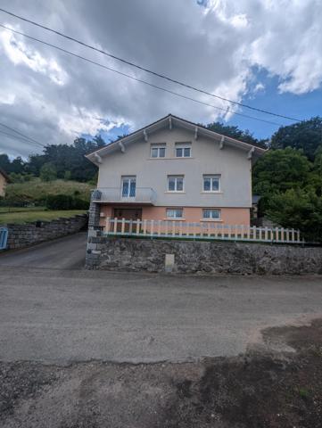 Maison de ville sur sous sol avec vue dominante