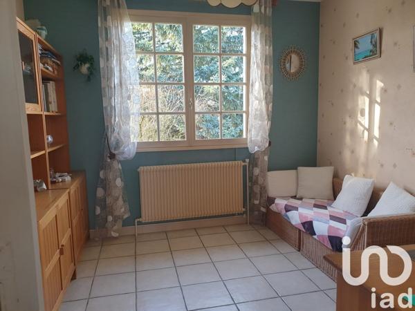 Maison traditionnelle 6 pièces de 130 m² à Roissy-en-Brie (77680)