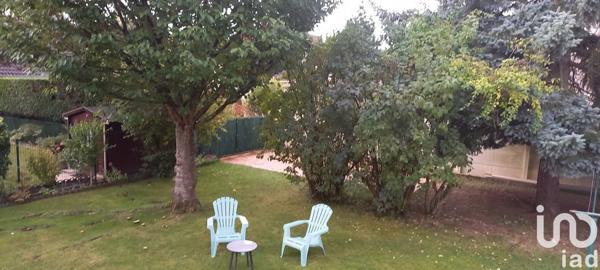 Maison traditionnelle 6 pièces de 130 m² à Roissy-en-Brie (77680)