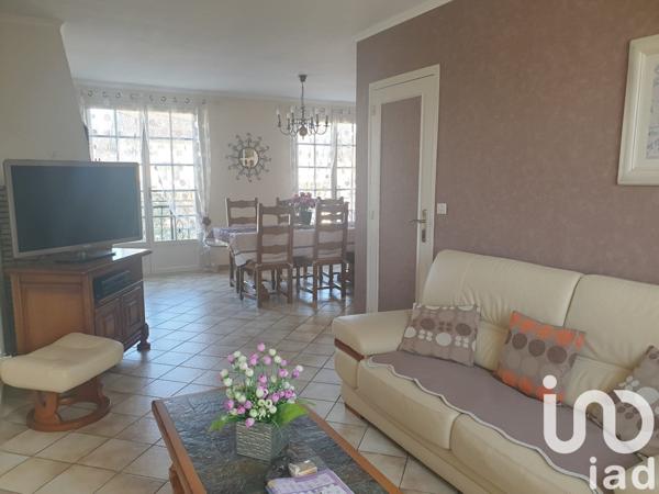 Maison traditionnelle 6 pièces de 130 m² à Roissy-en-Brie (77680)