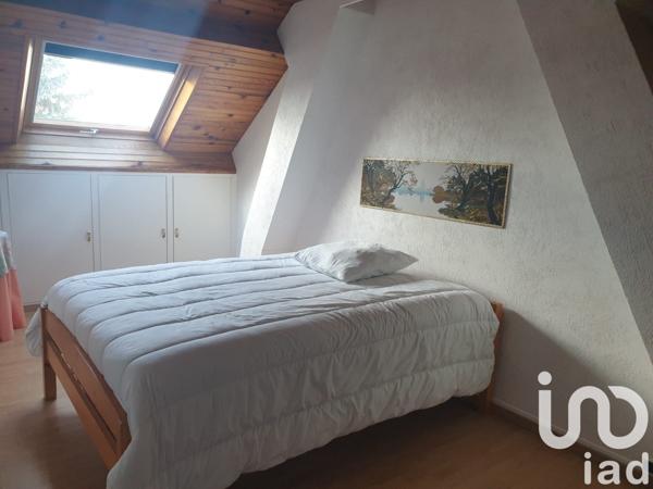 Maison traditionnelle 6 pièces de 130 m² à Roissy-en-Brie (77680)