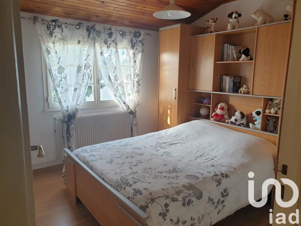 Maison traditionnelle 6 pièces de 130 m² à Roissy-en-Brie (77680)