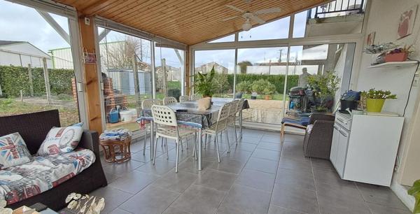 CHARMANTE MAISON   5 pièce(s) 105 m2 sur terrain  1100 m2 clôturé et plat