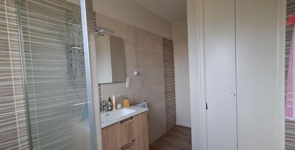 CHARMANTE MAISON   5 pièce(s) 105 m2 sur terrain  1100 m2 clôturé et plat