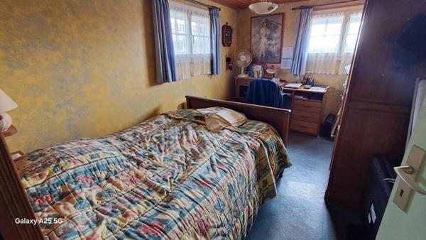 CHARMANTE MAISON   5 pièce(s) 105 m2 sur terrain  1100 m2 clôturé et plat