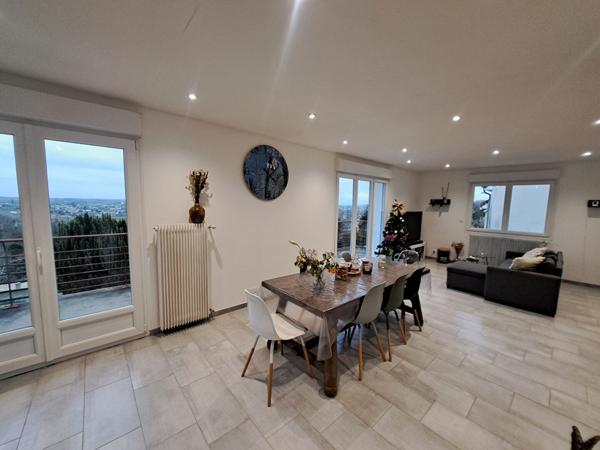 MAISON RENOVEE AVEC VUE DEGAGEE