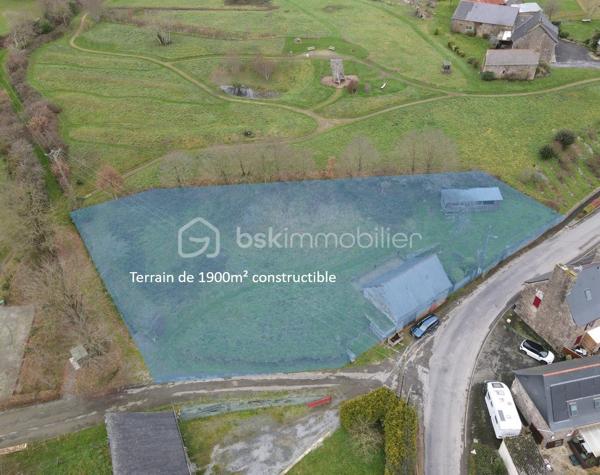 Terrain de 1 900 m²
