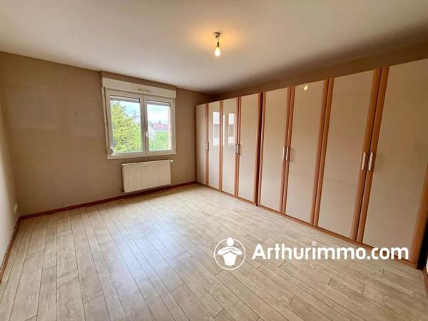 Vente                                                      Appartement
                        
                     3 pièces                      89 m2                     à Valdoie