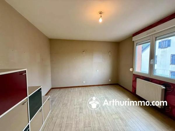 Vente                                                      Appartement
                        
                     3 pièces                      89 m2                     à Valdoie