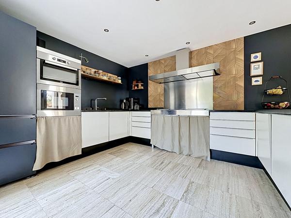 Maison 6 pièces 204 m2