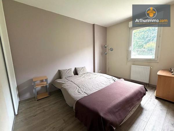 Vente                                                      Appartement
                        
                     2 pièces                      51 m2                     à Compiègne