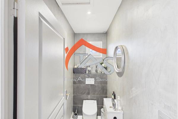 Vente                                                      Villa
                        
                     7 pièces                      198 m2                     à Rive-de-Gier