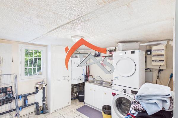 Vente                                                      Villa
                        
                     7 pièces                      198 m2                     à Rive-de-Gier