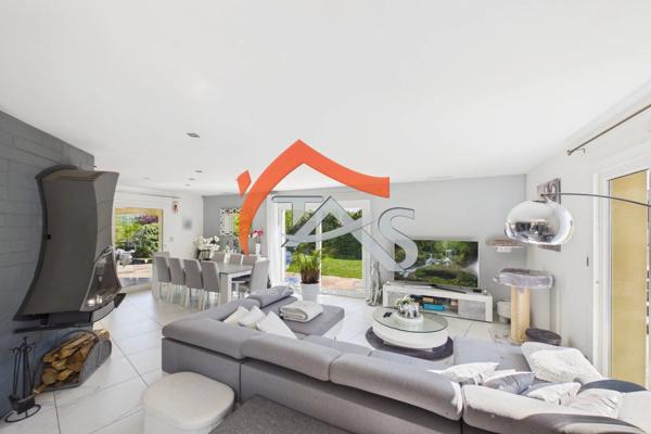 Vente                                                      Villa
                        
                     7 pièces                      198 m2                     à Rive-de-Gier