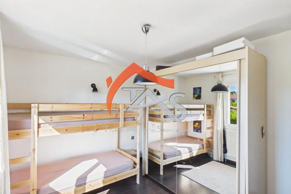 Vente                                                      Villa
                        
                     7 pièces                      198 m2                     à Rive-de-Gier