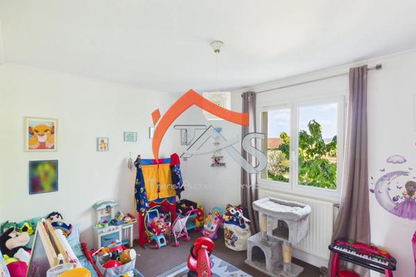 Vente                                                      Villa
                        
                     7 pièces                      198 m2                     à Rive-de-Gier
