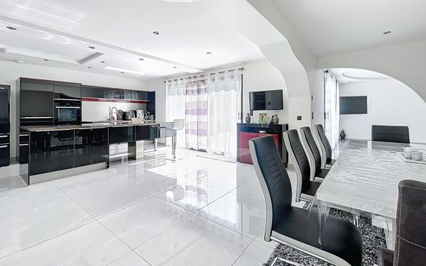 Maison à vendre    5 pièces •  Périgny
