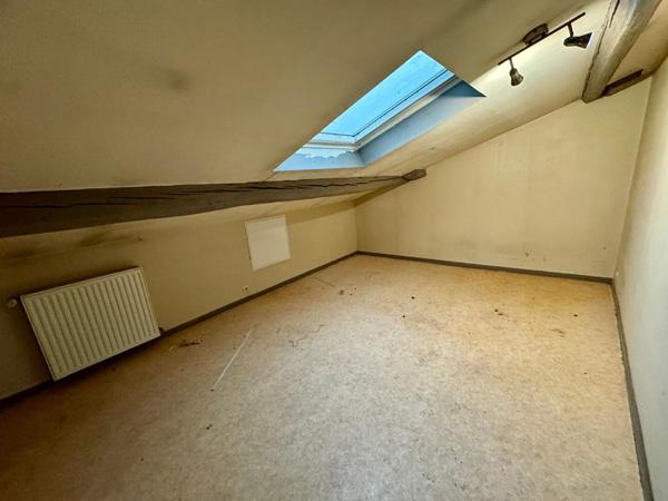 À VENDRE ? Appartement à rénover avec jardin privatif ? Idéal investisseur