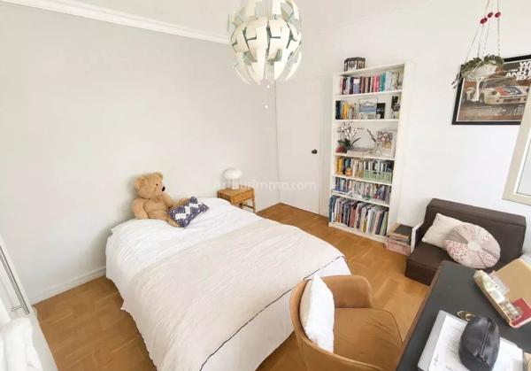 Vente                                                      Appartement
                        
                     3 pièces                      92 m2                     à Colmar