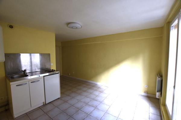 Appartement Pontoise - 1 pièce - 18 m²