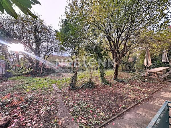 Maison individuelle de 4 Pièces A RENOVER Brossolette - 69500 BRON